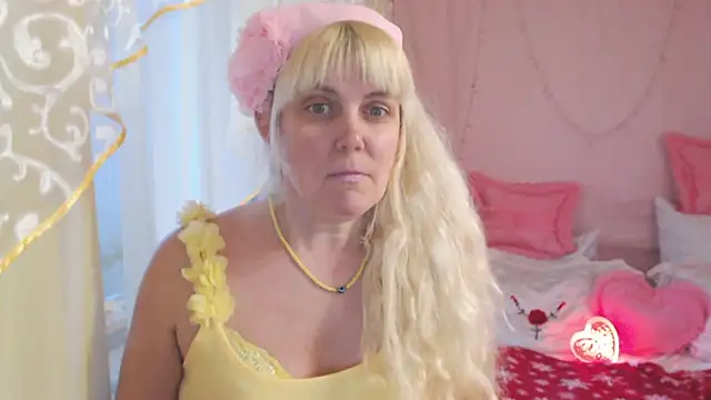 SunnySylvia online show from 02-02-25, 02:24