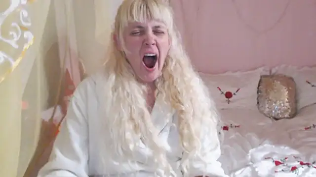 SunnySylvia online show from 11-27-25, 05:35