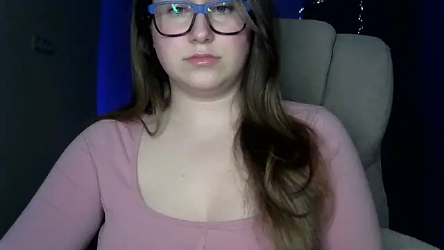 Snapshot of SeasonalSomeone chatting on 04-19-26, 11:18 SeasonalSomeone online show from 04-19-26, 11:18