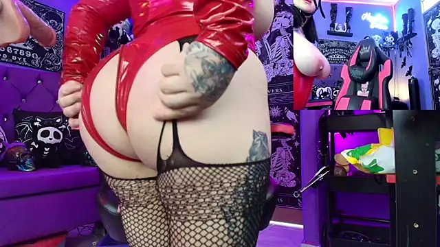 Snapshot of fetishkinkymeganx chatting on 03-08-25, 05:11 fetishkinkymeganx online show from 03-08-25, 05:11