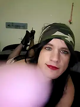 Snapshot of MaddyC6992 chatting on 01-10-25, 12:04 MaddyC6992 online show from 01-10-25, 12:04