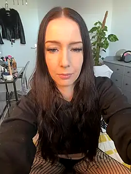 Snapshot of Trixie-Tainted chatting on 10-19-25, 12:41 Trixie-Tainted online show from 10-19-25, 12:41