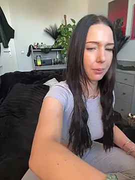 Snapshot of Trixie-Tainted chatting on 04-15-26, 02:21 Trixie-Tainted online show from 04-15-26, 02:21