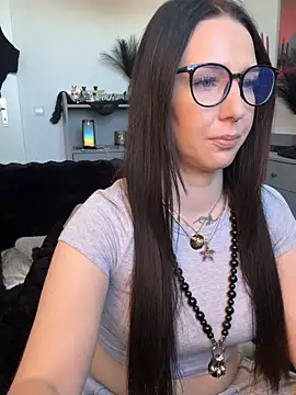 Snapshot of Trixie-Tainted chatting on 04-08-26, 02:18 Trixie-Tainted online show from 04-08-26, 02:18