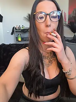 Snapshot of Trixie-Tainted chatting on 04-11-26, 02:10 Trixie-Tainted online show from 04-11-26, 02:10