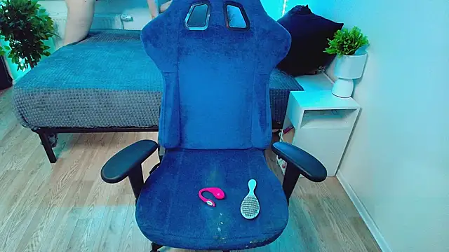 CranberryHot online show from 11-28-25, 09:15