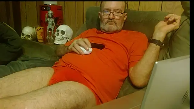 Snapshot of snickers1 chatting on 09-23-25, 06:31 snickers1 online show from 09-23-25, 06:31