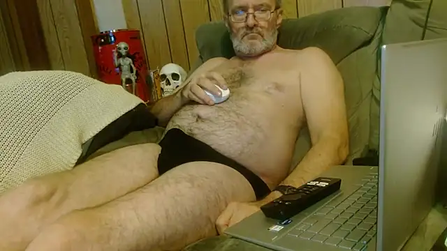 Snapshot of snickers1 chatting on 09-09-25, 02:26 snickers1 online show from 09-09-25, 02:26