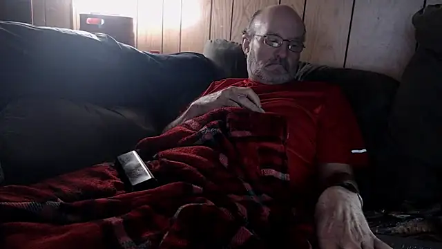 Snapshot of snickers1 chatting on 05-10-26, 02:37 snickers1 online show from 05-10-26, 02:37
