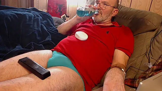 Snapshot of snickers1 chatting on 12-14-25, 02:55 snickers1 online show from 12-14-25, 02:55