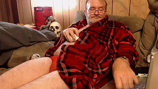 Snapshot of snickers1 chatting on 11-17-25, 07:34 snickers1 online show from 11-17-25, 07:34