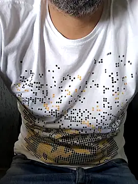 Leo Big online show from 12-18-25, 04:33