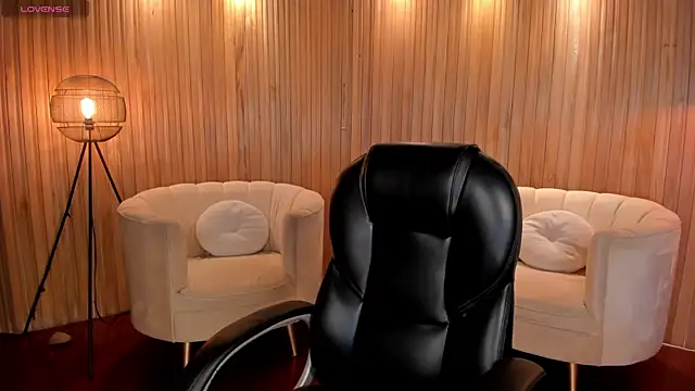 Snapshot of MorganHicks chatting on 10-17-25, 08:43 MorganHicks online show from 10-17-25, 08:43