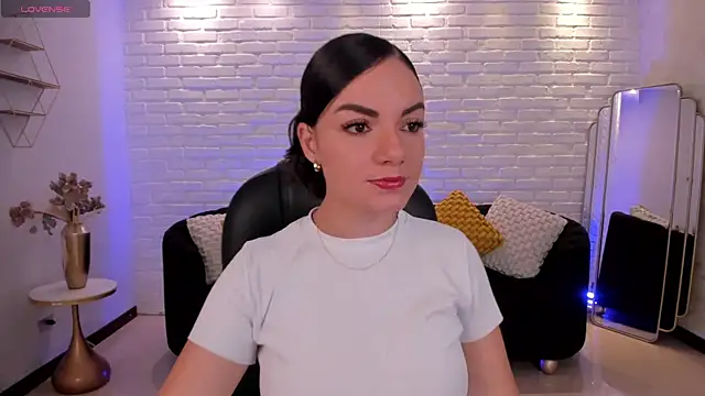 Snapshot of MorganHicks chatting on 09-13-25, 07:47 MorganHicks online show from 09-13-25, 07:47