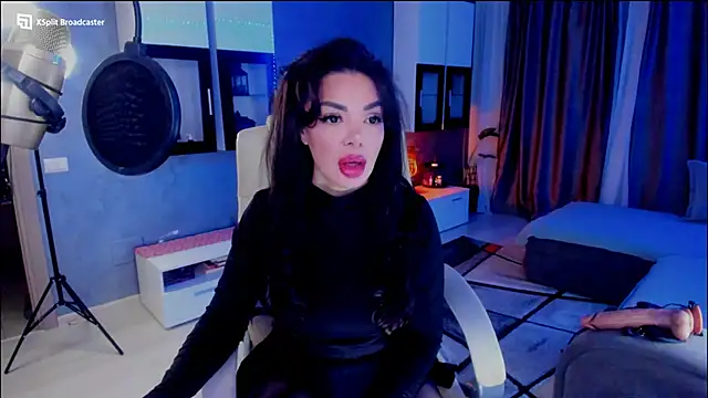 Snapshot of Miss_kay1111 chatting on 02-08-25, 05:08 Miss kay1111 online show from 02-08-25, 05:08