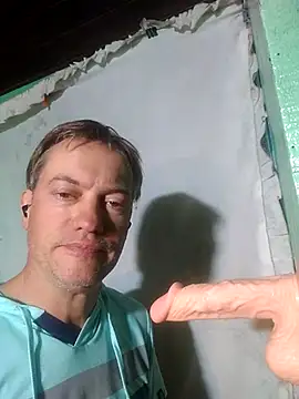 Snapshot of Alvaro2017 chatting on 05-22-26, 03:43 Alvaro2017 online show from 05-22-26, 03:43