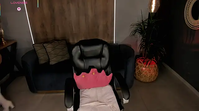 DannieSmith1 online show from 04-08-26, 11:17