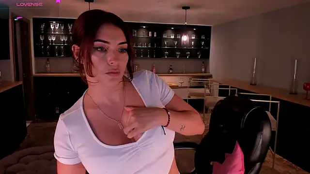 Snapshot of DannieSmith1 chatting on 02-16-25, 08:33 DannieSmith1 online show from 02-16-25, 08:33
