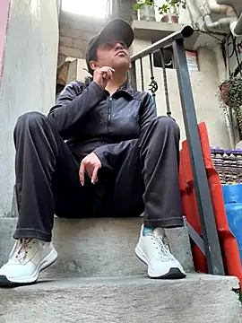 latinfemale online show from 11-20-25, 07:36