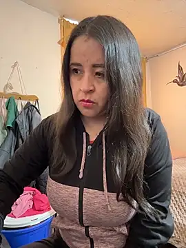 latinfemale online show from 12-19-25, 09:17