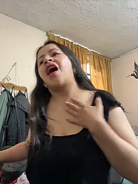 latinfemale online show from 04-13-26, 08:02