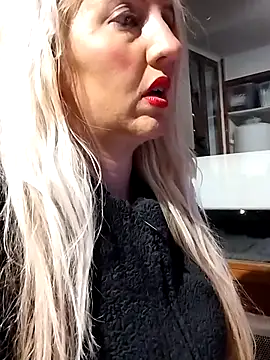 Snapshot of Mllesha74000 chatting on 10-12-25, 06:20 Mllesha74000 online show from 10-12-25, 06:20