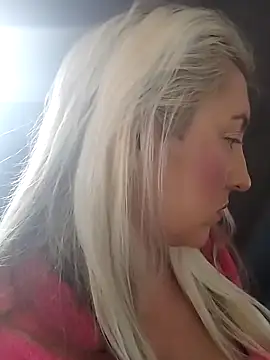 Snapshot of Mllesha74000 chatting on 10-05-25, 11:23 Mllesha74000 online show from 10-05-25, 11:23