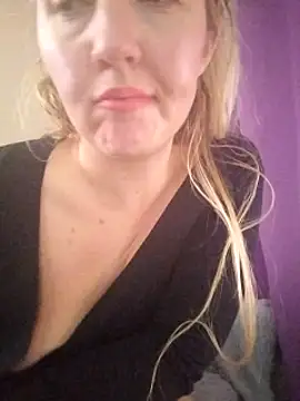 Snapshot of Mllesha74000 chatting on 01-23-25, 03:32 Mllesha74000 online show from 01-23-25, 03:32