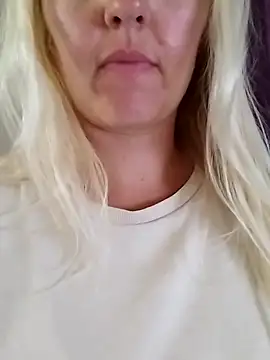 Snapshot of Mllesha74000 chatting on 09-14-25, 04:29 Mllesha74000 online show from 09-14-25, 04:29