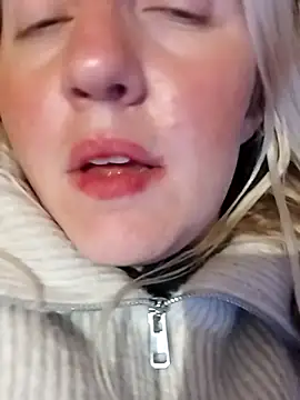 Snapshot of Mllesha74000 chatting on 01-25-25, 07:28 Mllesha74000 online show from 01-25-25, 07:28