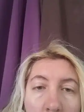 Snapshot of Mllesha74000 chatting on 01-12-25, 12:23 Mllesha74000 online show from 01-12-25, 12:23