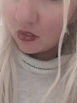 Snapshot of Mllesha74000 chatting on 02-13-25, 03:45 Mllesha74000 online show from 02-13-25, 03:45