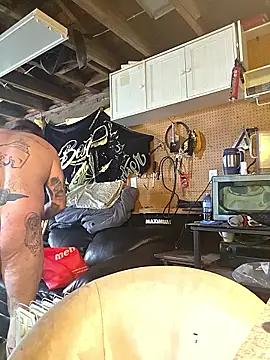 canadacockinme online show from 11-06-25, 05:39