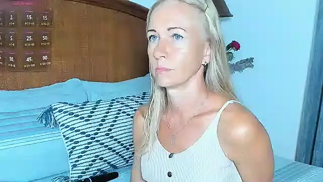 Christine 35 online show from 02-19-26, 12:02