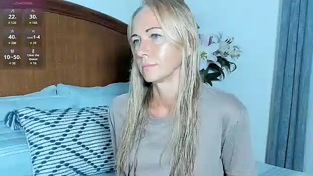 Christine 35 online show from 06-10-26, 10:49