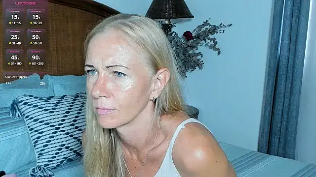 Christine 35 online show from 07-05-26, 12:56
