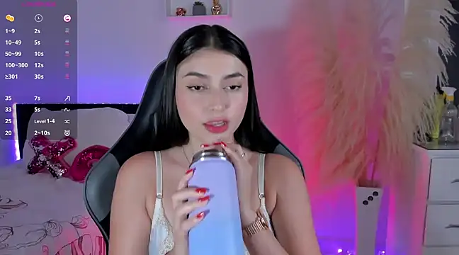 Snapshot of esmeralda_colllins chatting on 01-04-25, 08:16 esmeralda colllins online show from 01-04-25, 08:16