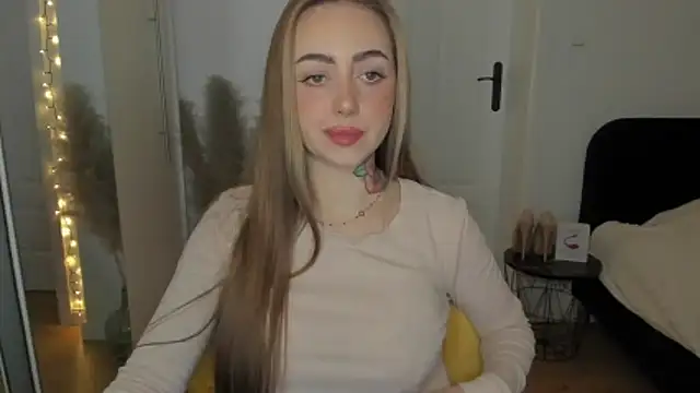 Snapshot of sexyCoralie chatting on 01-16-26, 09:02 sexyCoralie online show from 01-16-26, 09:02