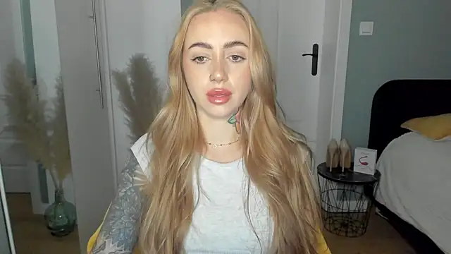 sexyCoralie online show from 04-10-26, 06:53