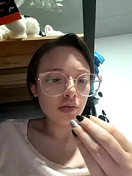 Snapshot of linda-schmidt chatting on 03-20-25, 12:08 linda-schmidt online show from 03-20-25, 12:08