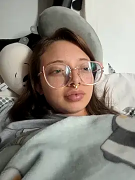 Snapshot of linda-schmidt chatting on 02-19-25, 02:12 linda-schmidt online show from 02-19-25, 02:12