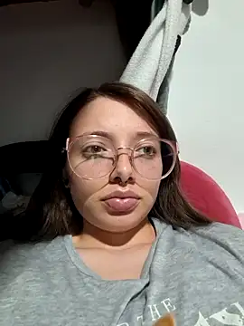 Snapshot of linda-schmidt chatting on 10-04-25, 02:13 linda-schmidt online show from 10-04-25, 02:13