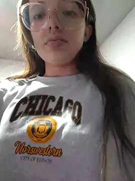 Snapshot of linda-schmidt chatting on 03-08-25, 01:39 linda-schmidt online show from 03-08-25, 01:39