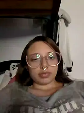 Snapshot of linda-schmidt chatting on 02-11-25, 11:33 linda-schmidt online show from 02-11-25, 11:33