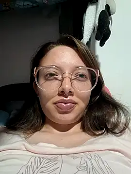 Snapshot of linda-schmidt chatting on 03-08-25, 05:07 linda-schmidt online show from 03-08-25, 05:07
