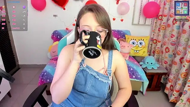 Snapshot of linda-schmidt chatting on 03-06-25, 01:37 linda-schmidt online show from 03-06-25, 01:37
