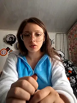 Snapshot of linda-schmidt chatting on 10-19-25, 03:59 linda-schmidt online show from 10-19-25, 03:59