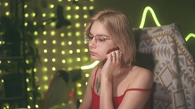 alyssa sweet online show from 06-17-26, 04:56