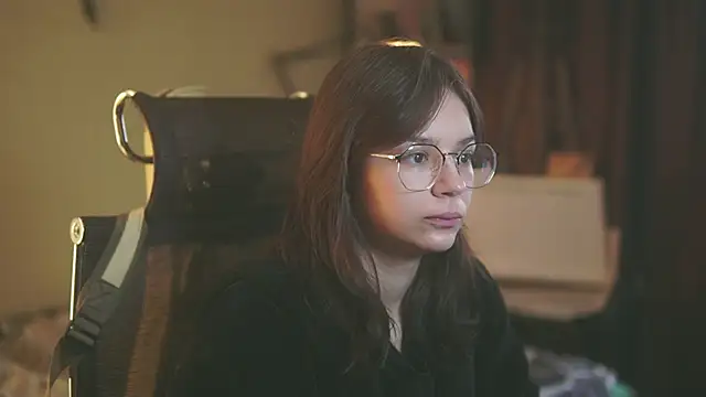 alyssa sweet online show from 12-17-25, 06:07