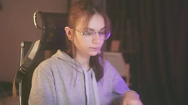 Snapshot of alyssa_sweet chatting on 02-20-26, 05:04 alyssa sweet online show from 02-20-26, 05:04